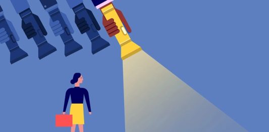 Günümüzde Mentor kavramı, kariyer gelişiminden girişimciliğe, eğitimden kişisel gelişime kadar birçok alanda büyük önem taşıyor. Deneyimlerini paylaşarak başkalarının gelişimine katkı sağlayan mentorlar, yalnızca bilgi aktaran kişiler değil, aynı zamanda ilham veren ve yol gösteren liderler olarak da öne çıkıyor. Başarılı mentorlar sahip oldukları özelliklerle danışanlarının potansiyellerini ortaya çıkarmalarına yardımcı olurken, uzun vadeli başarıların temelini oluşturan rehberlik süreçlerini de etkili şekilde yönetiyor. Konulu bir haber görseli.