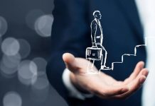 Mentor Destekli İş Geliştirme Stratejileri Günümüz iş dünyasında rekabet koşullarının giderek zorlaşması, şirketleri daha etkili ve sürdürülebilir büyüme yöntemleri aramaya yönlendiriyor. Bu noktada mentor desteği, işletmelerin karşılaştıkları zorlukları daha hızlı aşmalarına ve doğru kararlar almalarına yardımcı olan önemli bir unsur olarak öne çıkıyor. Özellikle yeni girişimler, KOBİ’ler ve büyüme hedefi bulunan şirketler için geliştirilen iş geliştirme stratejileri, deneyimli mentorların katkısıyla daha sağlam bir zemine oturabiliyor. Konulu bir haber görseli.