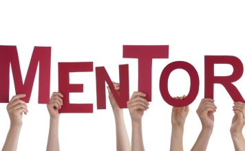 Mentor, bilgi, deneyim ve tecrübelerini başka bireylerle paylaşarak onların kişisel ve profesyonel gelişimlerine katkı sağlayan yol gösterici kişidir. Eğitimden iş dünyasına, girişimcilikten teknoloji sektörüne kadar birçok alanda mentorluk sistemi giderek daha fazla önem kazanırken, doğru yönlendirmeler sayesinde bireylerin hedeflerine daha bilinçli adımlarla ulaşması mümkün hale geliyor. Günümüzde kariyer planlaması yapan birçok kişi, deneyimli mentorların desteğiyle gelişim süreçlerini hızlandırmayı tercih ediyor. Konulu bir haber görseli.