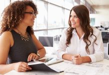 Mentor Programlarının Finansmanı Günümüzde bireysel ve kurumsal gelişimi destekleyen uygulamalar arasında mentor programları önemli bir yere sahip bulunuyor. Eğitim kurumlarından girişimcilik merkezlerine, büyük şirketlerden sivil toplum kuruluşlarına kadar birçok yapı, mentorluk faaliyetlerini stratejik bir yatırım olarak değerlendiriyor. Ancak başarılı bir mentorluk sisteminin sürdürülebilir olması için yalnızca deneyimli mentorlara değil, aynı zamanda güçlü bir finansal yapıya da ihtiyaç duyuluyor. Konulu bir haber görseli.