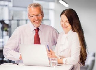Günümüz iş dünyasında ve girişimcilik ekosisteminde mentorluk kavramı her geçen gün daha fazla önem kazanıyor. Deneyim aktarımını temel alan bu süreç, bireylerin kariyer yolculuklarında daha bilinçli adımlar atmalarını sağlarken, şirketlerin ve girişimlerin de sürdürülebilir büyümesine katkı sunuyor. Ancak başarılı bir mentorluk ilişkisinin yalnızca bilgi paylaşımından ibaret olmadığı biliniyor. Bu noktada hem mentorların hem de mentorluk programlarının etkinliğini değerlendirmek için çeşitli başarı ölçütleri öne çıkıyor. Konulu bir haber görseli.
