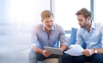 Günümüzde kişisel ve profesyonel gelişim süreçlerinde sıkça karşılaşılan kavramlardan olan Mentorluk ve Koçluk, birçok kişi tarafından benzer görülse de uygulama biçimleri ve amaçları bakımından önemli farklılıklar taşıyor. Kariyer planlaması, liderlik gelişimi ve girişimcilik gibi alanlarda kullanılan bu iki yöntem, bireylerin hedeflerine ulaşmalarını desteklese de izledikleri yol ve sağladıkları katkılar birbirinden ayrılıyor. Konulu bir haber görseli.
