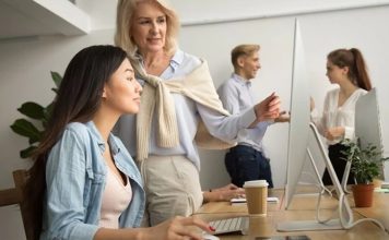 Sosyal Etki Yaratan Mentorluk Programları Son yıllarda mentorluk kavramı yalnızca bireysel kariyer gelişimiyle sınırlı kalmayarak daha geniş bir toplumsal etki alanına yayılmış durumda. Eğitimden girişimciliğe, gençlik projelerinden sosyal inovasyona kadar birçok alanda geliştirilen programlar, bireylerin potansiyelini açığa çıkarırken aynı zamanda toplumsal dönüşüme de katkı sağlıyor. Bu bağlamda sosyal etki odaklı mentorluk programları, hem bireyleri hem de toplumları dönüştüren güçlü bir araç haline geliyor. Konulu bir haber görseli.
