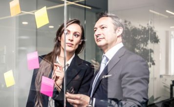 Türkiye’de Mentorluk Ekosisteminin Geleceği Bilgi ekonomisinin giderek güç kazandığı günümüzde, deneyim paylaşımı ve profesyonel rehberlik her zamankinden daha önemli hale geliyor. Özellikle girişimcilik, teknoloji, eğitim ve kurumsal gelişim alanlarında mentorluk faaliyetleri, bireylerin ve kurumların daha hızlı ilerlemesine katkı sağlıyor. Türkiye'de de son yıllarda mentorluk uygulamalarına olan ilgi belirgin şekilde artarken, farklı sektörlerde oluşturulan programlar sayesinde bilgi ve deneyim aktarımı daha sistemli bir yapıya kavuşuyor. Bu gelişmeler, ülkenin profesyonel gelişim kültürünün güçlenmesine önemli katkılar sunuyor. Konulu bir haber görseli.